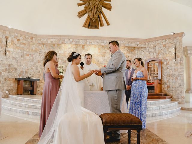 La boda de Chuy y Pao en Bahía de Banderas, Nayarit 32