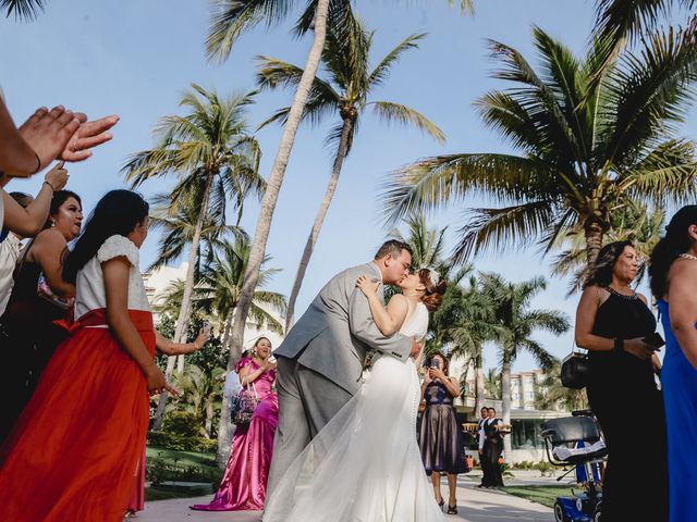 La boda de Chuy y Pao en Bahía de Banderas, Nayarit 48