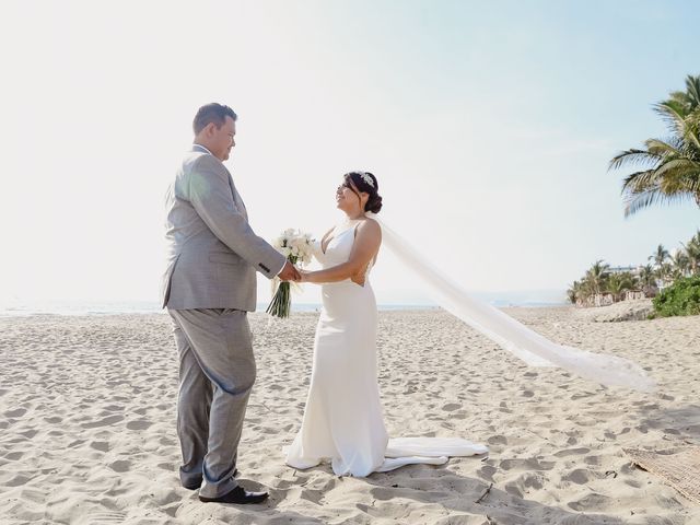 La boda de Chuy y Pao en Bahía de Banderas, Nayarit 56