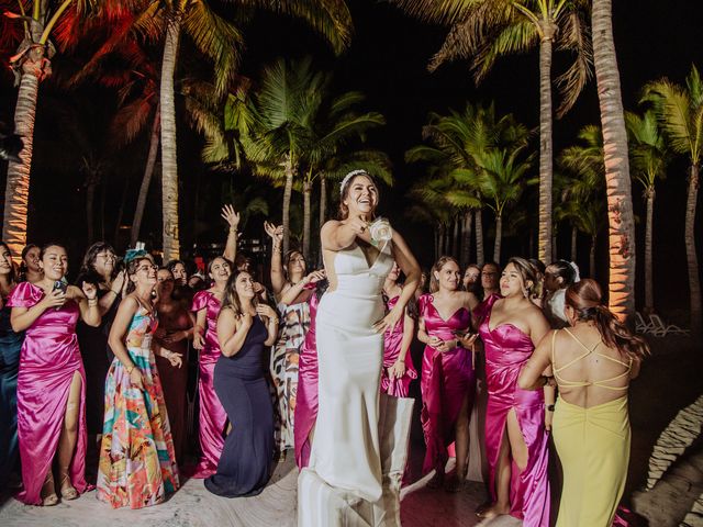 La boda de Chuy y Pao en Bahía de Banderas, Nayarit 101