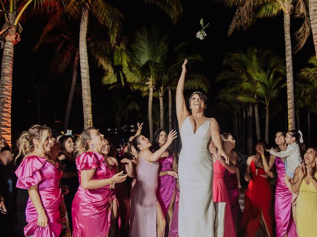 La boda de Chuy y Pao en Bahía de Banderas, Nayarit 103