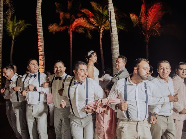 La boda de Chuy y Pao en Bahía de Banderas, Nayarit 106