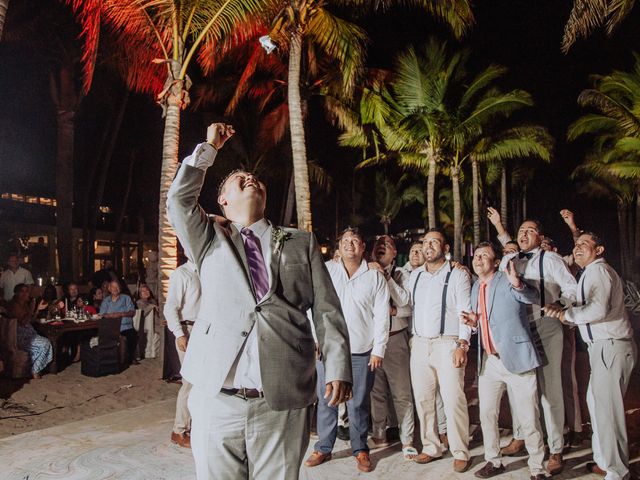 La boda de Chuy y Pao en Bahía de Banderas, Nayarit 108