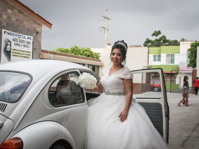 La boda de CRISTIAN y ESMERALDA en Guadalajara, Jalisco 35