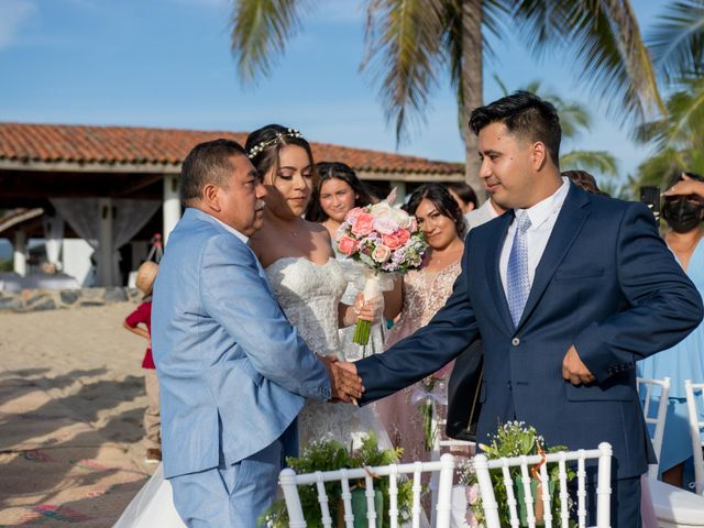 La boda de Brenda y Gustavo en Ixtapa Zihuatanejo, Guerrero 42