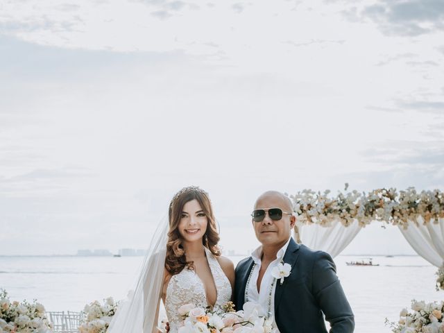 La boda de Hugo y Karolain en Isla Mujeres, Quintana Roo 13