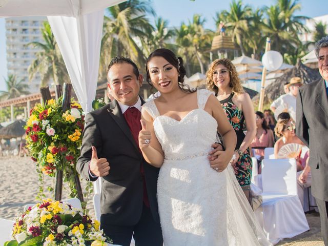 La boda de Juan y Luisa en Ixtapa Zihuatanejo, Guerrero 12