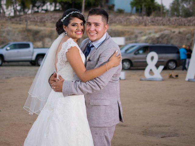 La boda de Carlos y Adglaed en Petatlán, Guerrero 12