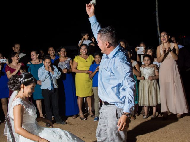 La boda de Carlos y Adglaed en Petatlán, Guerrero 16