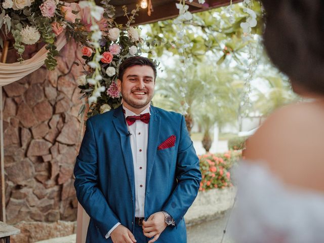 La boda de Carlos y Nadia en Coatzacoalcos, Veracruz 15