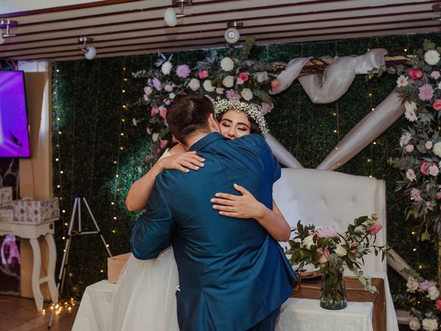 La boda de Carlos y Nadia en Coatzacoalcos, Veracruz 46