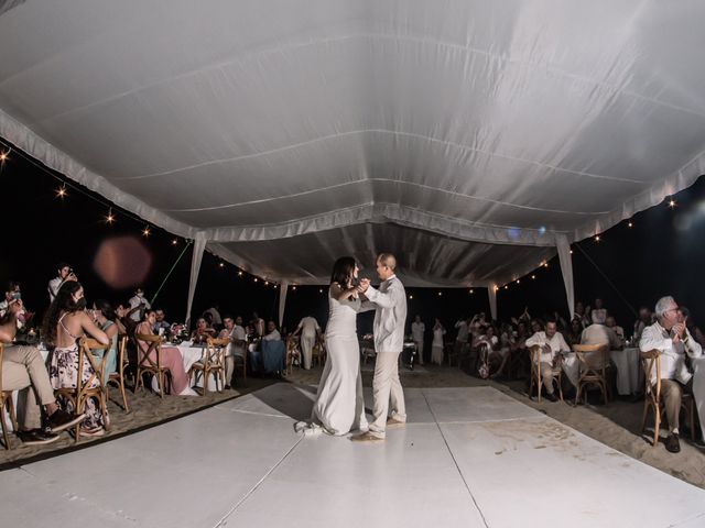 La boda de Carlos y Maritza en Puerto Escondido, Oaxaca 38