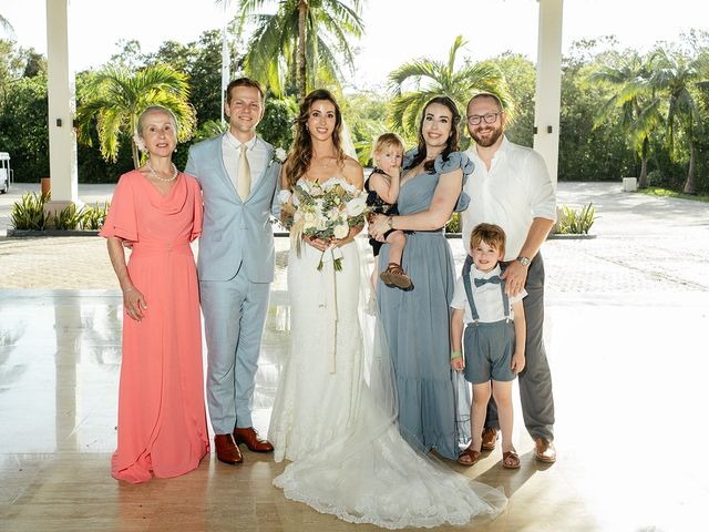 La boda de Victoria y Andrew en Playa del Carmen, Quintana Roo 40