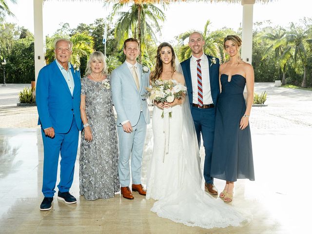 La boda de Victoria y Andrew en Playa del Carmen, Quintana Roo 41