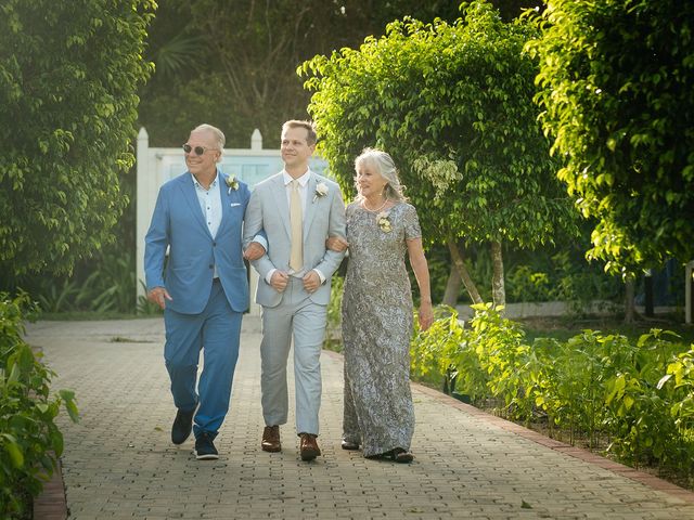 La boda de Victoria y Andrew en Playa del Carmen, Quintana Roo 45