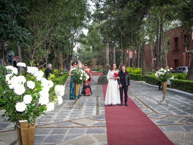 La boda de Toño y Daniela en Coyoacán, Ciudad de México 4