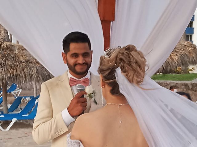 La boda de Oscar y Adriana  en Mazatlán, Sinaloa 13