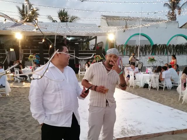 La boda de Cinthia y Edgardo en Manzanillo, Colima 5