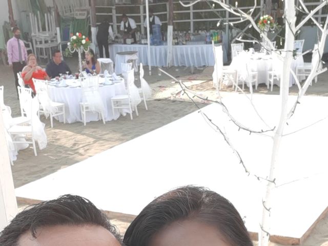 La boda de Cinthia y Edgardo en Manzanillo, Colima 6
