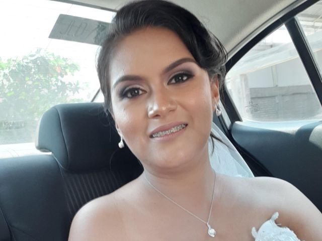 La boda de Cinthia y Edgardo en Manzanillo, Colima 9