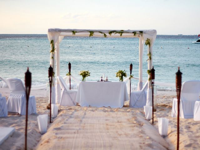 La boda de Chris y Salina en Isla Mujeres, Quintana Roo 17