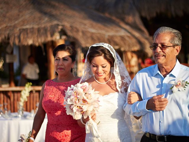La boda de Chris y Salina en Isla Mujeres, Quintana Roo 36