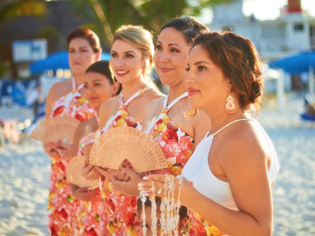 La boda de Chris y Salina en Isla Mujeres, Quintana Roo 41