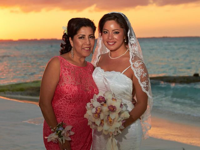 La boda de Chris y Salina en Isla Mujeres, Quintana Roo 81