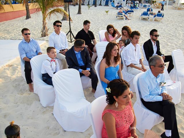La boda de Chris y Salina en Isla Mujeres, Quintana Roo 92