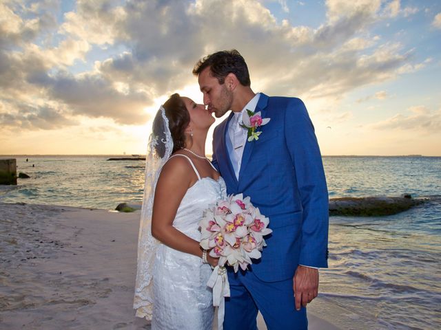 La boda de Chris y Salina en Isla Mujeres, Quintana Roo 102