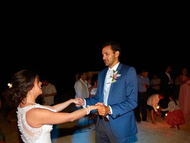 La boda de Chris y Salina en Isla Mujeres, Quintana Roo 137