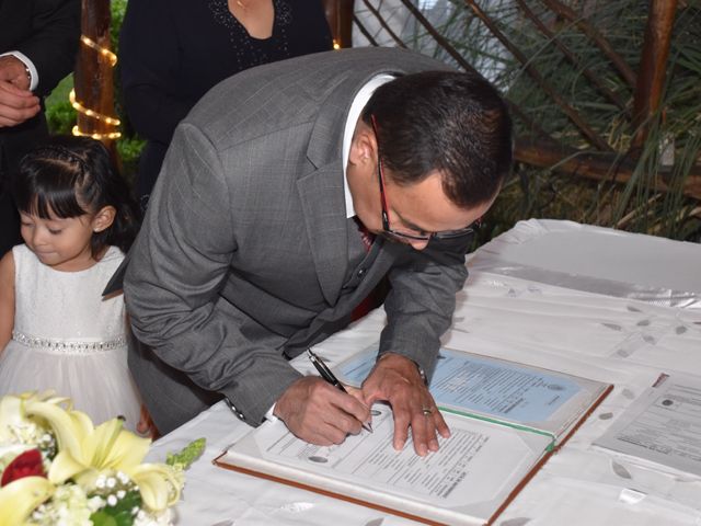 La boda de José Luis  y Yarel  en Iztapalapa, Ciudad de México 27
