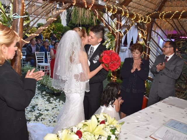 La boda de José Luis  y Yarel  en Iztapalapa, Ciudad de México 30