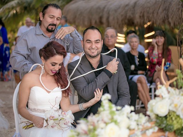 La boda de Dani y Yema en Cancún, Quintana Roo 33