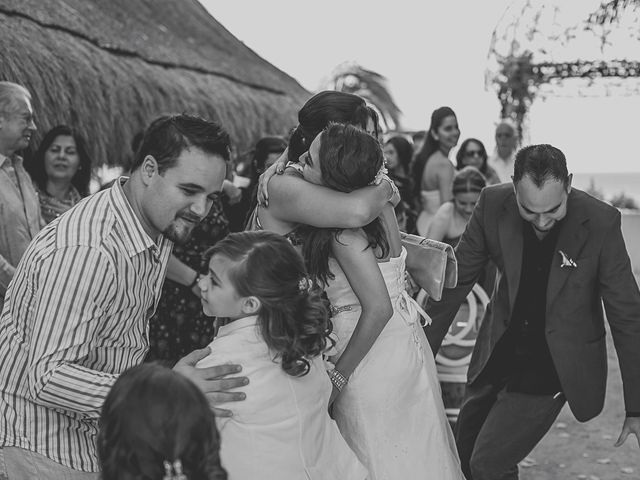 La boda de Dani y Yema en Cancún, Quintana Roo 37
