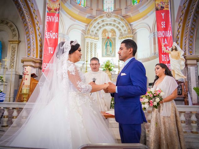 La boda de Erick y Grecia en Uruapan, Michoacán 13