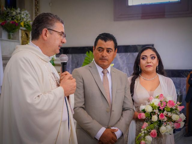 La boda de Erick y Grecia en Uruapan, Michoacán 14