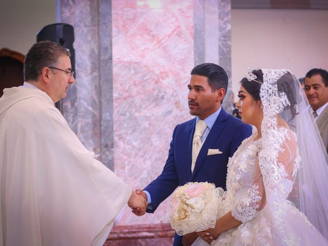 La boda de Erick y Grecia en Uruapan, Michoacán 19