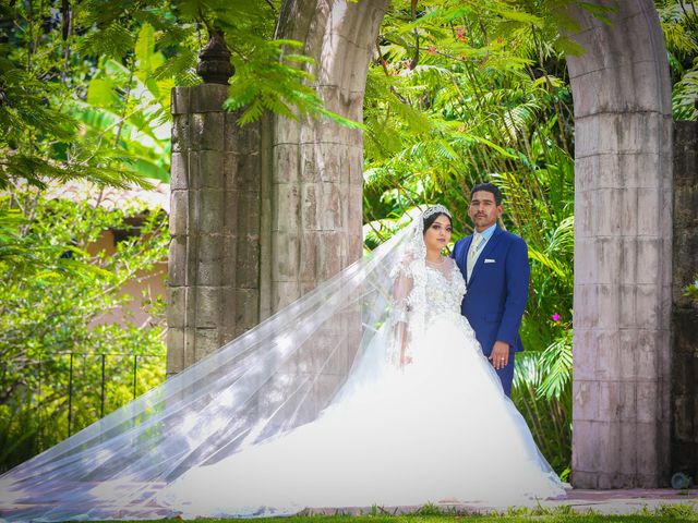 La boda de Erick y Grecia en Uruapan, Michoacán 22