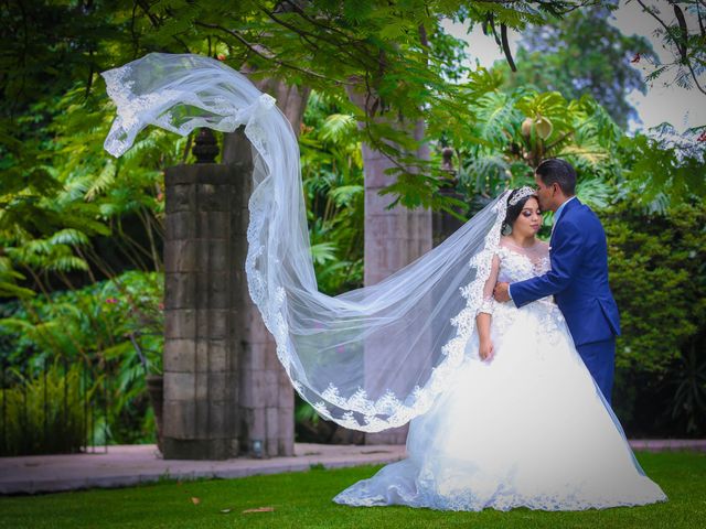 La boda de Erick y Grecia en Uruapan, Michoacán 23