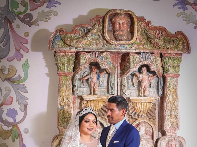 La boda de Erick y Grecia en Uruapan, Michoacán 24