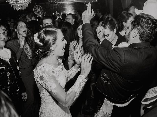 La boda de Alfonso y Alejandra en Pátzcuaro, Michoacán 159