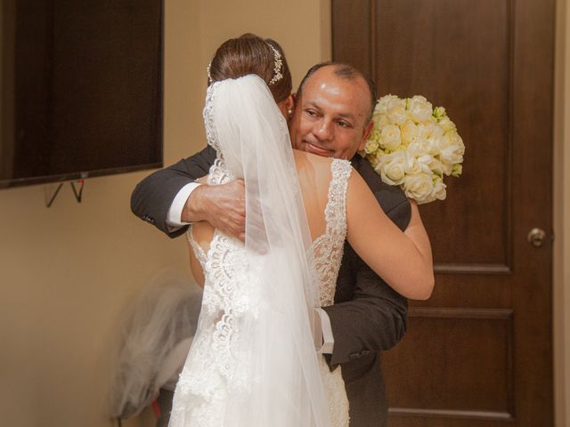 La boda de Víctor y Fernanda en Hermosillo, Sonora 18