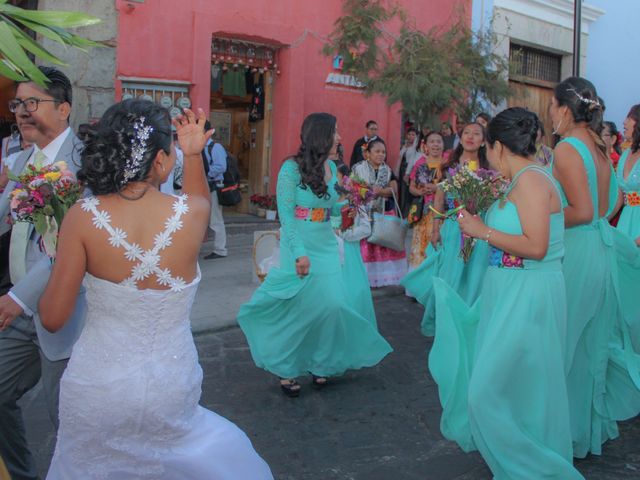 La boda de Carlos y Minerva en Santa Lucía del Camino, Oaxaca 9