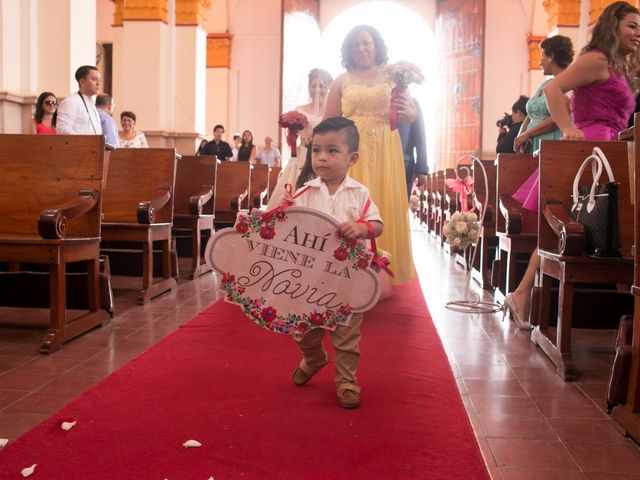 La boda de Javier y Sthefanie en San Andrés Tuxtla, Veracruz 11