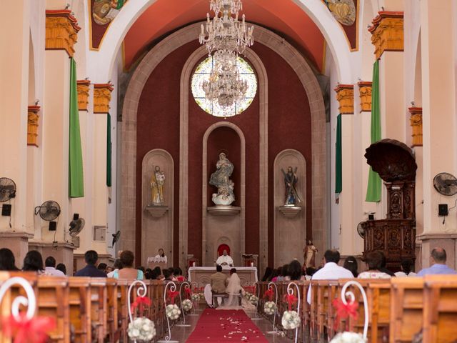 La boda de Javier y Sthefanie en San Andrés Tuxtla, Veracruz 12