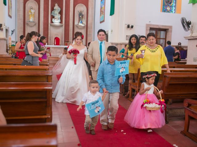 La boda de Javier y Sthefanie en San Andrés Tuxtla, Veracruz 16