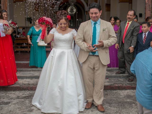 La boda de Javier y Sthefanie en San Andrés Tuxtla, Veracruz 17