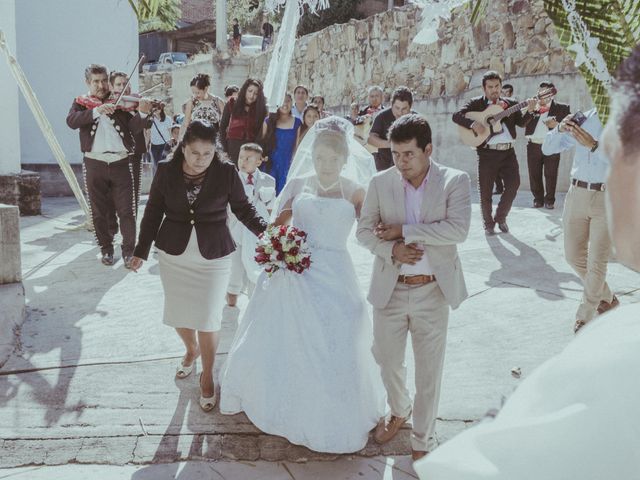 La boda de David y Adriana en San Juan del Río, Oaxaca 42