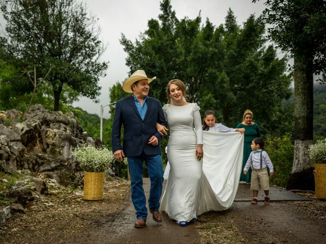 La boda de Jesse y Rosalinda en Tamasopo, San Luis Potosí 16